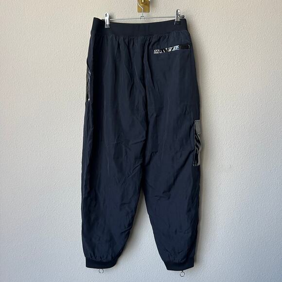 Nike Icon Clash Black Patent Cargo Jogger Pants Size L - Picture 3 of 8